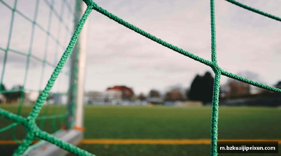 美嘉体育平台运动不止，装备先行！👟🔧 体育周边，细节决定胜负！